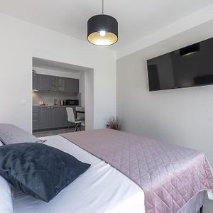 Apartment & Rooms Primi With Free Parking